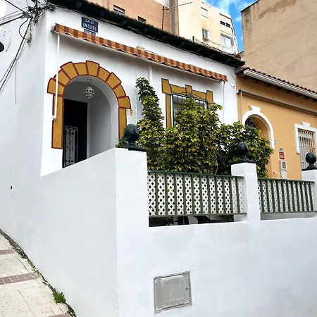Encantadora Casita Con Patio *