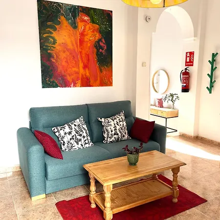 Encantadora Casita Con Patio مالقة